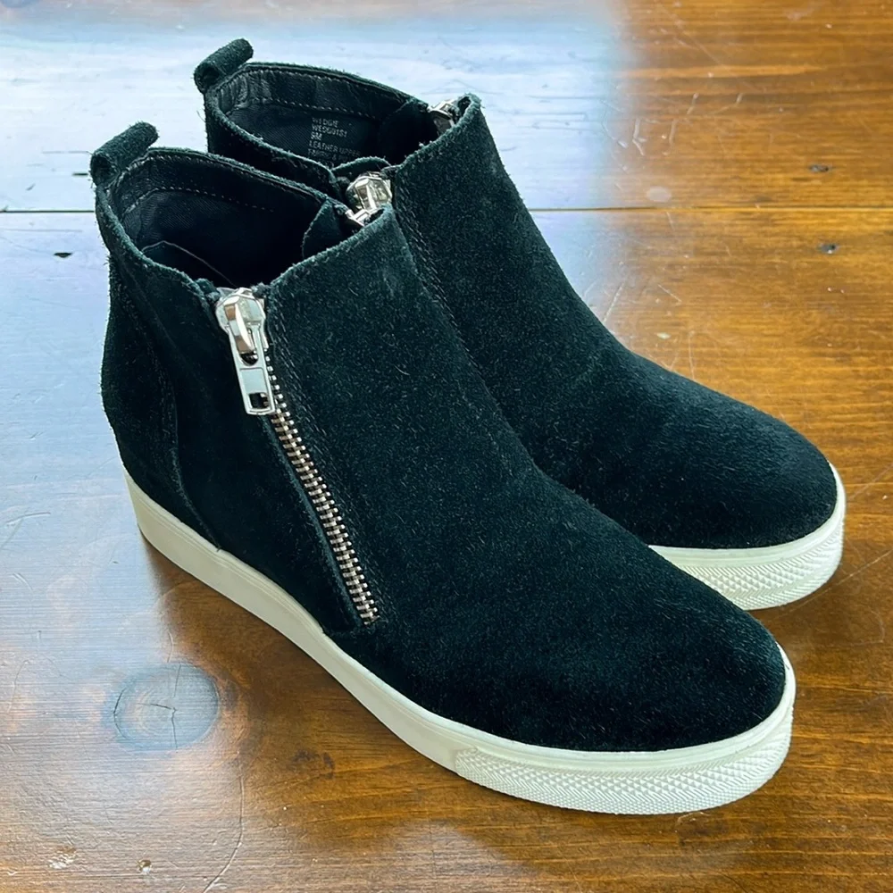 Steve Madden Wedgie Black Suede Sneakers Sz 9